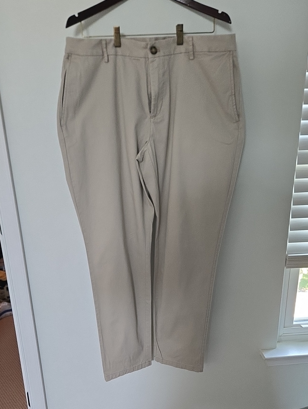 Old Navy Men's Light Khaki Straight Chino Pants